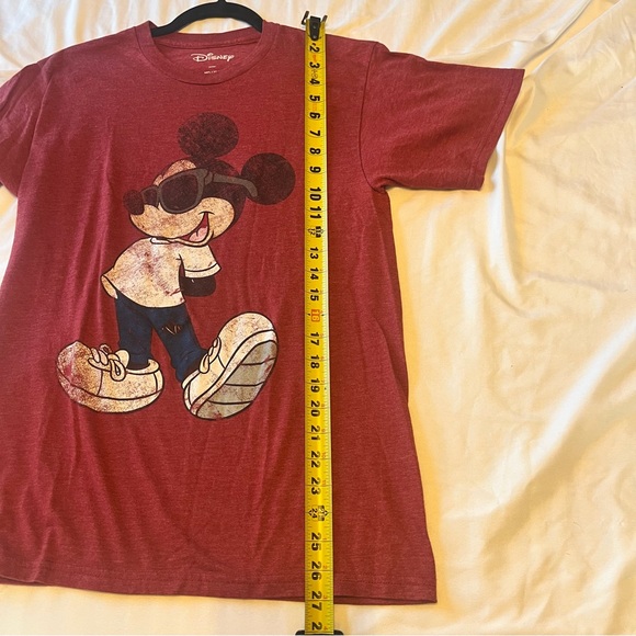 Disney Men Red Tee with Cool Mickey Mouse Graphic T-shirt - Picture 5 of 6